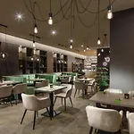 Готель Pinia & 4*