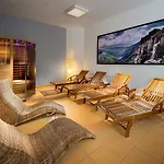 Pinia & Hotel 4*