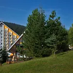 Hotel Pinia & 4*