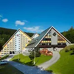 Pinia & Hotel 4*