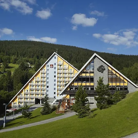 Pinia & Otel