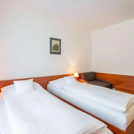 Otel Pinia &