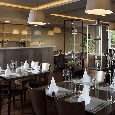 Pinia & Otel 4*