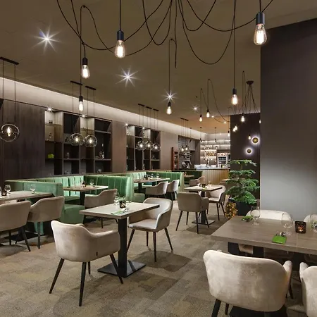 Otel Pinia & 4*