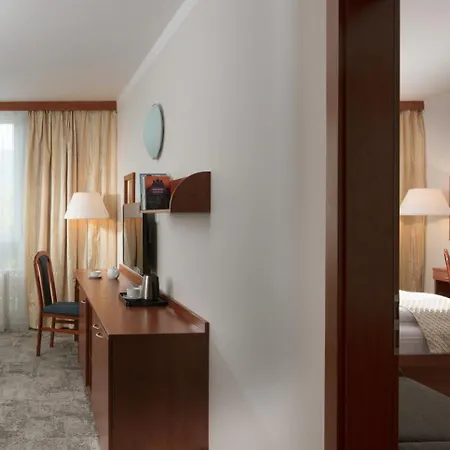Pinia & Otel