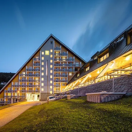 Pinia & Otel