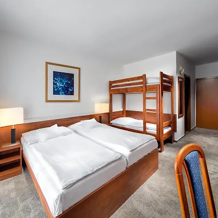 Otel Pinia &