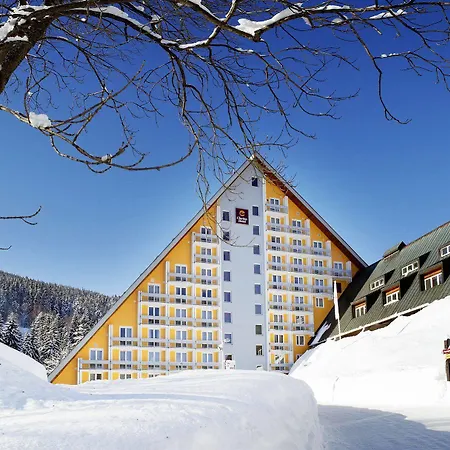 Pinia & Otel 4*