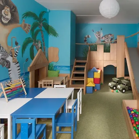 Pinia & Otel