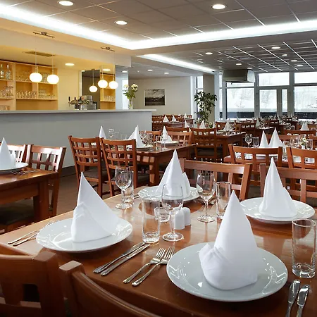 Otel Pinia &
