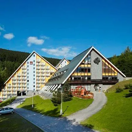 Pinia & Otel 4*