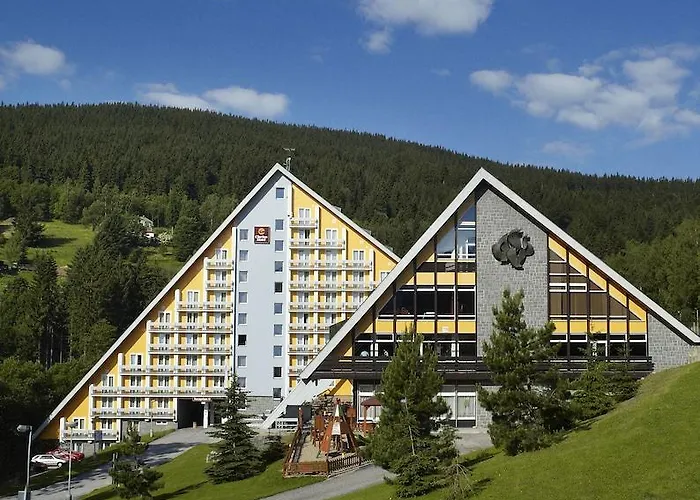 Pinia & Готель