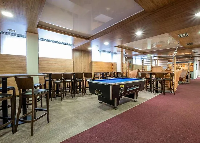 Готель Pinia &