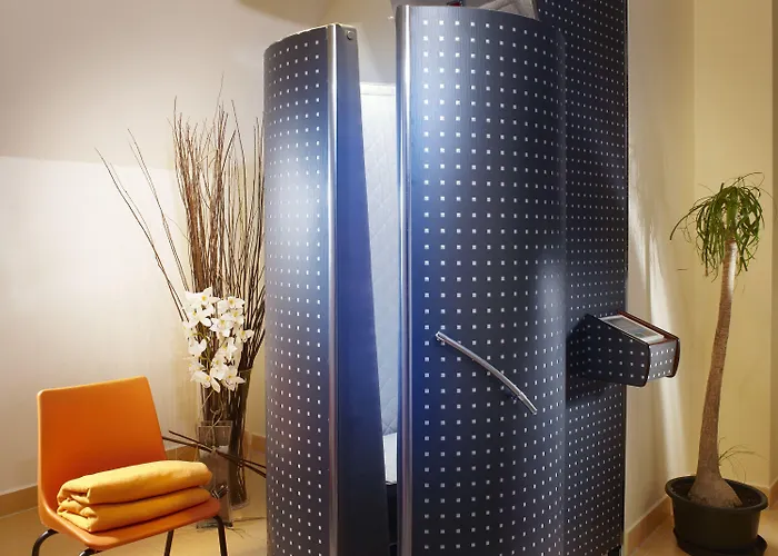 Готель Pinia & 4*